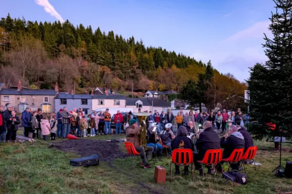 Christams Tree and the Lydbrook Band